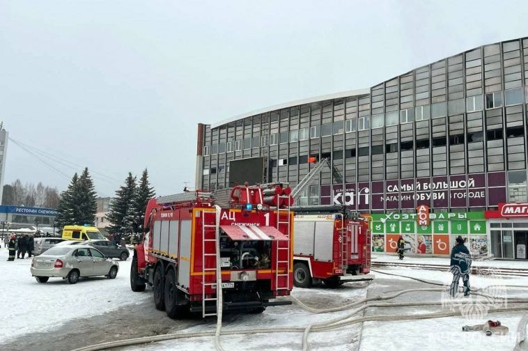 В Челябинской области на выходных сгорел торговый центр