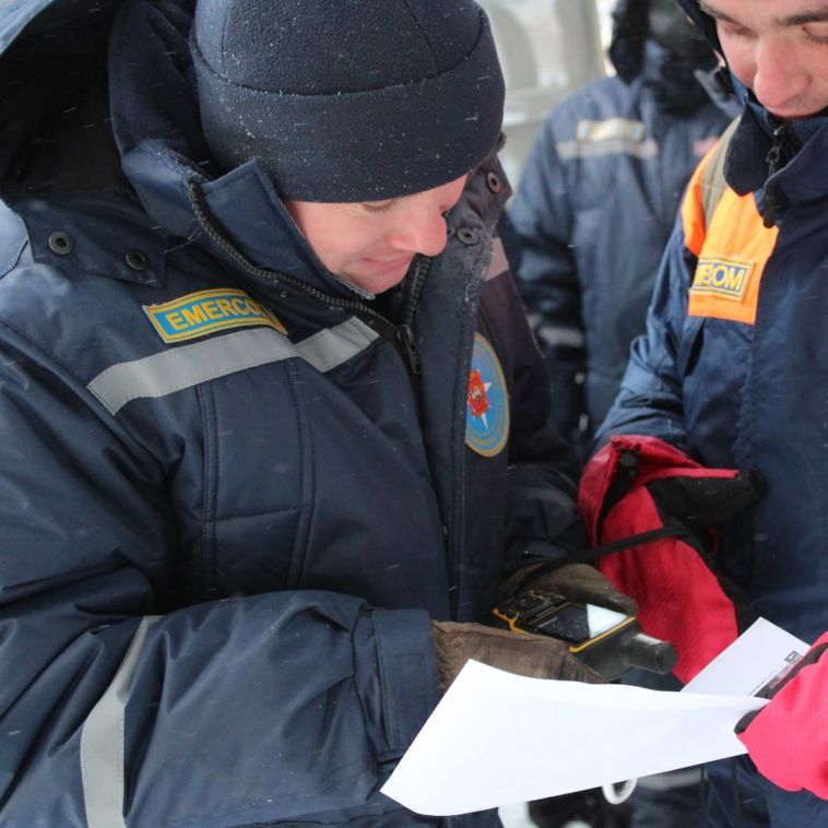 В первые дни наступившего года спасатели помогали оказавшимся в беде южноуральцам