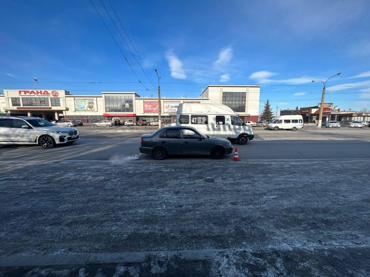 В Магнитогорске 89-летняя женщина попала под колёса после попытки перейти дорогу в неположенном месте