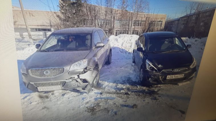 Наехал на автомобили на парковке. Госавтоинспекция ищет свидетелей ДТП