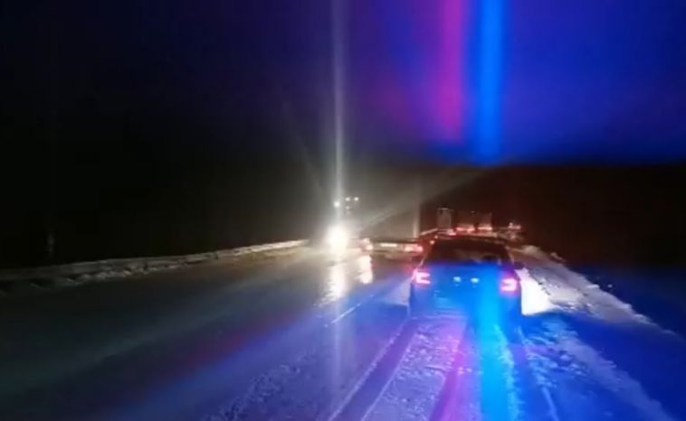 В ГИБДД предупреждают: движение на трассе М-5 затруднено из-за прошедшего снегопада